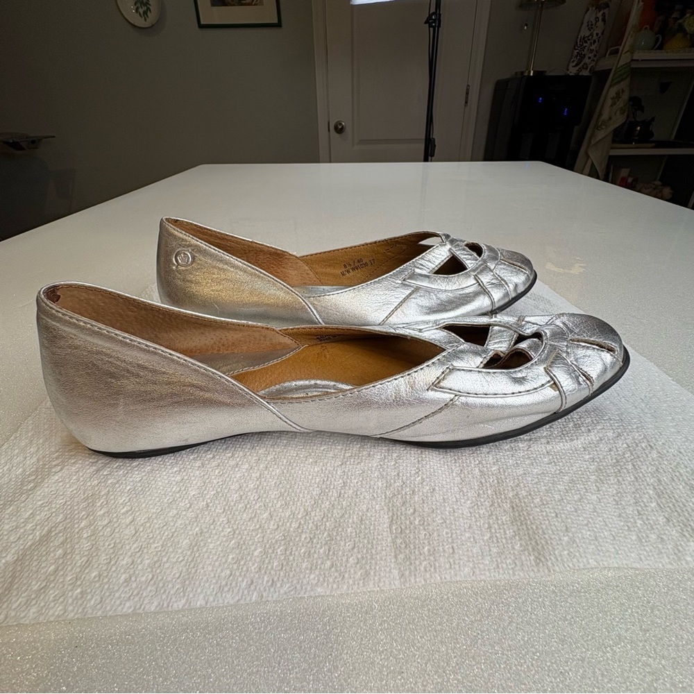 Born Metallic Silver Leather Flats Shoes Comfort Career Work Business Casual